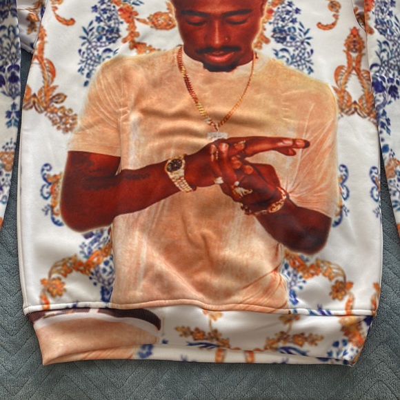 A previously loved women top nice and classic, long sleeves and warm - Picture 2 of 5